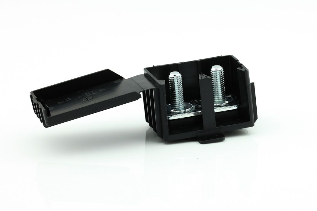 2-Point Distribution Port with cover - Euromotive Lighting & Signal