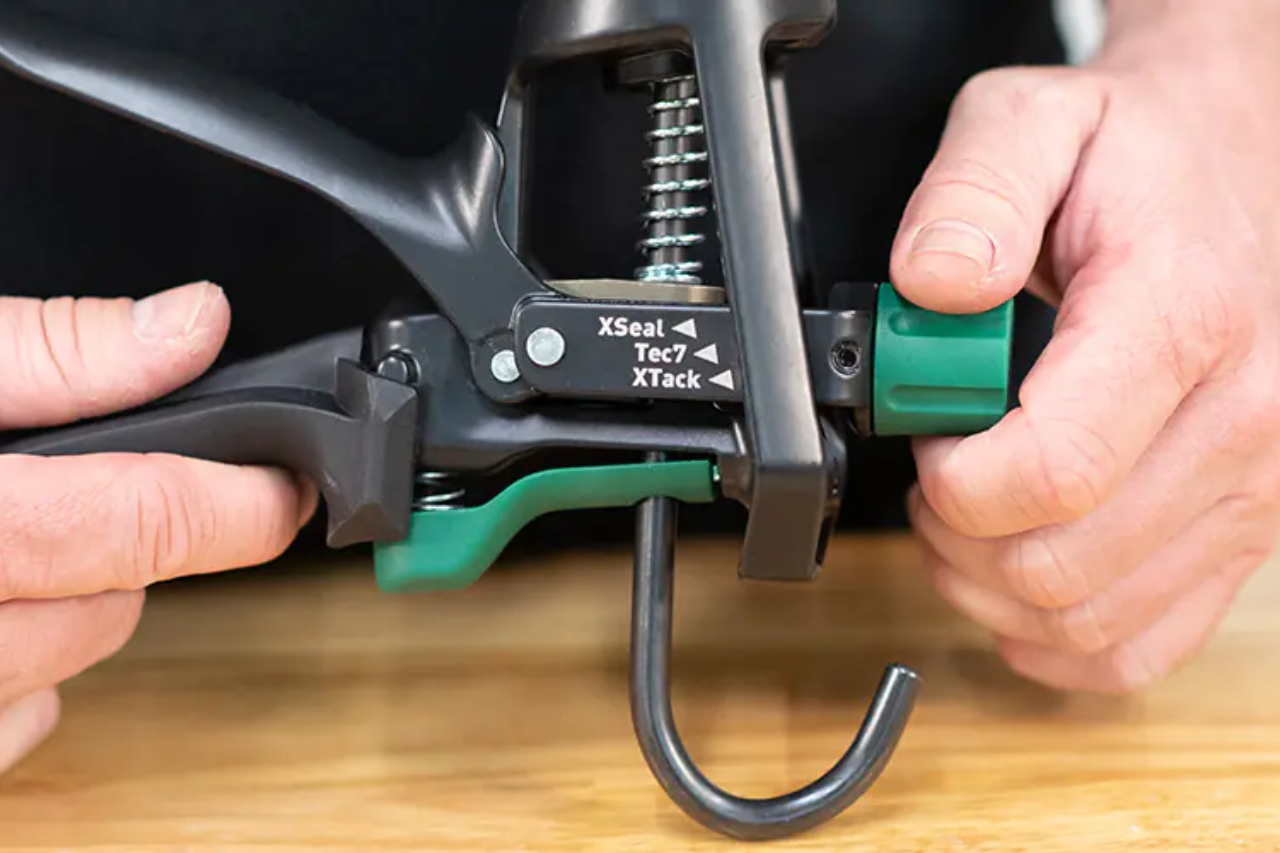 Tec7 Adjustable Power Caulking Cartridge Multigun - Euromotive Lighting & Signal