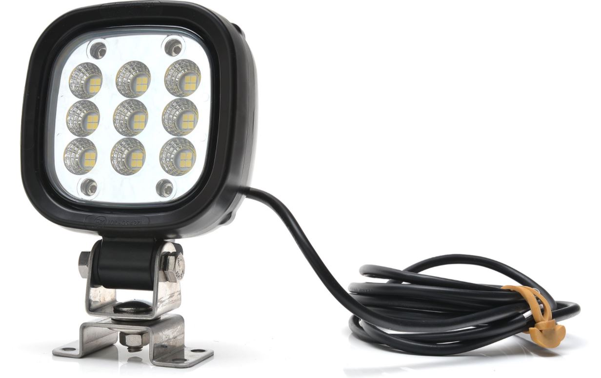 WAS EC1464 LED Work Lamp front view
WAS EC1464 LED Work Lamp mounted on tractor
WAS EC1464 LED Work Lamp side profile